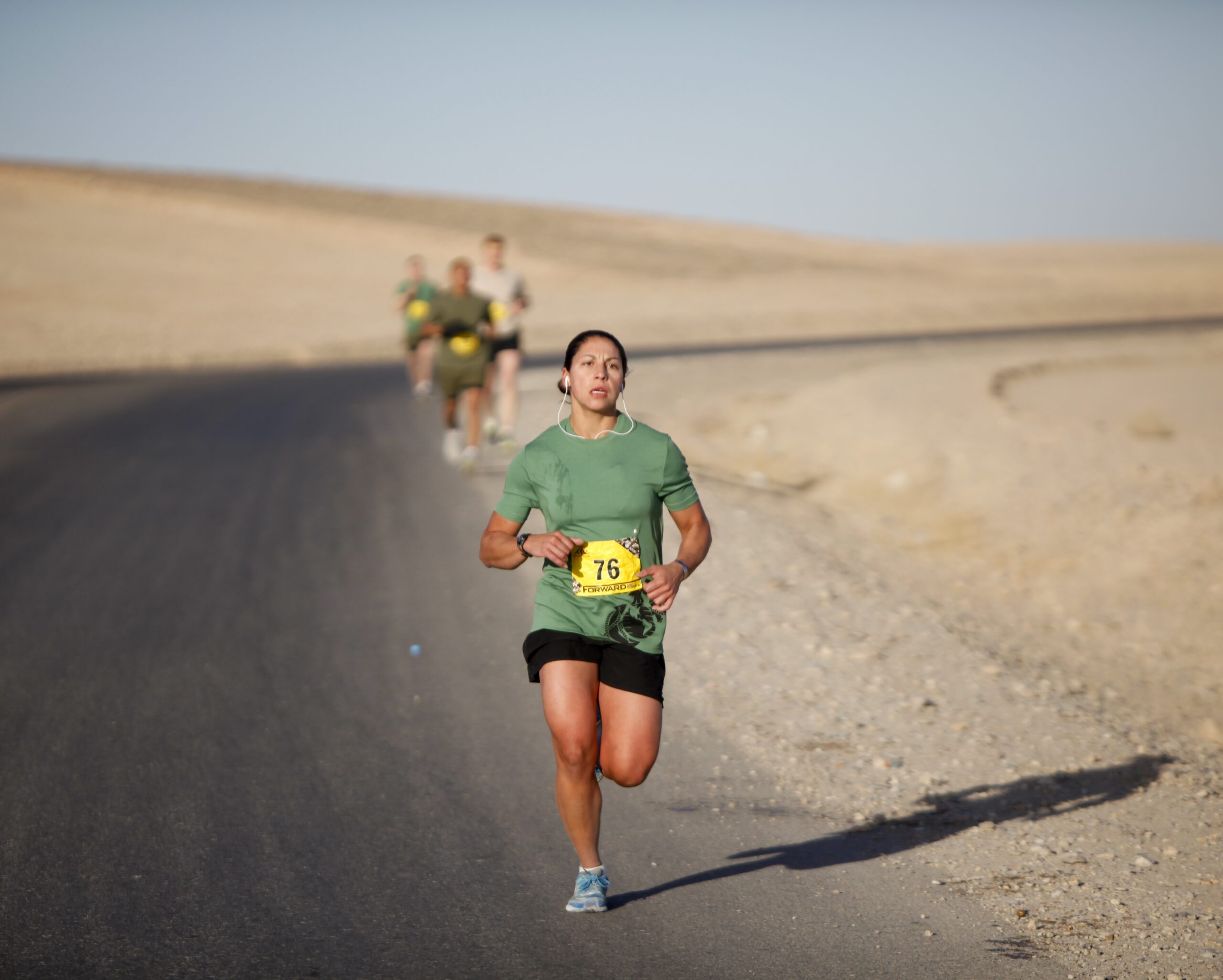 sand-person-woman-running-run-recreation-720017-pxhere.com